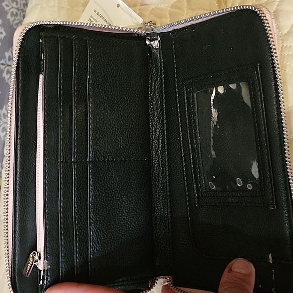 Betsey Johnson Pink Quilted Wristlet New With Tags - Picture 3 of 5